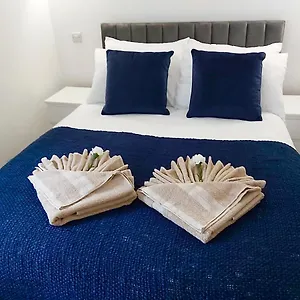  Apartment Fidelity Stays Themed